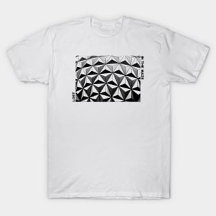 Black and White Pattern Maze Design T-Shirt